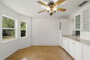 4662 Beacon Dr, Sarasota, FL 34232 - Photo 11