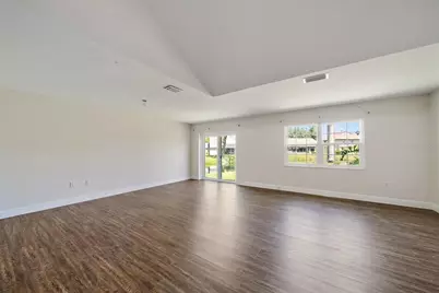 3527 52nd Avenue W, Bradenton, FL 34210 - Photo 9