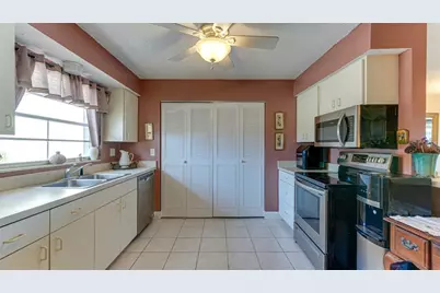 4591 Mohican Trail #137, Sarasota, FL 34233 - Photo 9