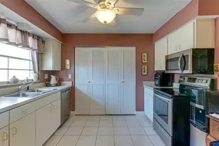 4591 Mohican Trail, Sarasota, FL 34233 - Photo 9