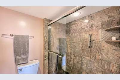 1085 Gulf Of Mexico Drive #404, Longboat Key, FL 34228 - Photo 17