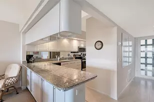 1085 Gulf of Mexico Dr, Longboat Key, FL 34228 - Photo 9