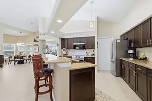 3746 Surrey Ln, Sarasota, FL 34235 - Photo 17