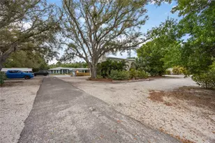 740 Arabian Cir, Nokomis, FL 34275 - Photo 3