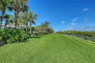 1625 Burgos Dr, Sarasota, FL 34238 - Photo 41
