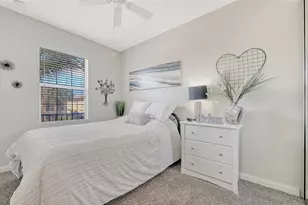 1625 Burgos Dr, Sarasota, FL 34238 - Photo 31
