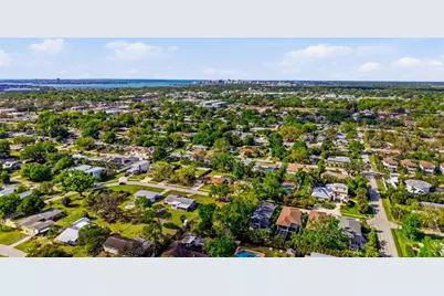 2320 Florinda Street, Sarasota, FL 34231 - Photo 3