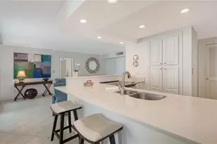 1111 N Gulfstream Ave, Sarasota, FL 34236 - Photo 9