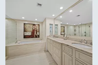 1211 Gulf Of Mexico Drive #709, Longboat Key, FL 34228 - Photo 11