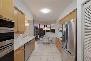 1800 Benjamin Franklin Dr, Sarasota, FL 34236 - Photo 15