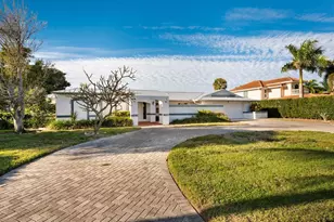 561 Birdie Ln, Longboat Key, FL 34228 - Photo 3