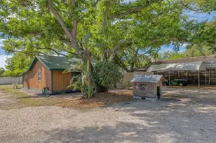 3818 Gocio Rd, Sarasota, FL 34235 - Photo 35