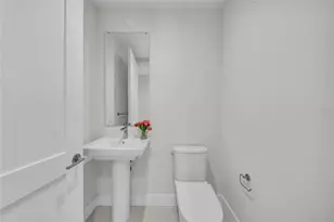 275 1st Ave S, Saint Petersburg, FL 33701 - Photo 39
