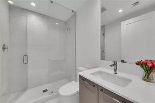 275 1st Ave S, Saint Petersburg, FL 33701 - Photo 39