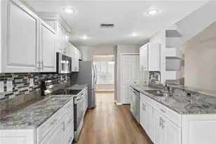 4012 Kingsfield Dr, Parrish, FL 34219 - Photo 5