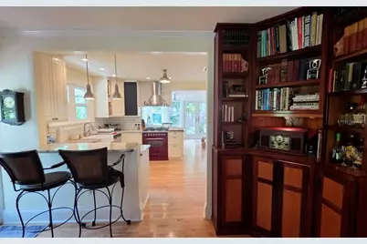 2310 Hickory Avenue, Sarasota, FL 34234 - Photo 9