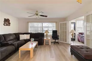 6215 Green View Cir, Sarasota, FL 34231 - Photo 13