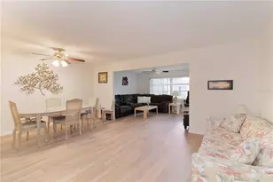 6215 Green View Cir, Sarasota, FL 34231 - Photo 9