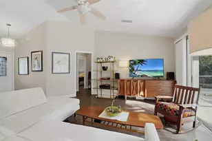 4668 Hamlets Grv Dr, Sarasota, FL 34235 - Photo 9