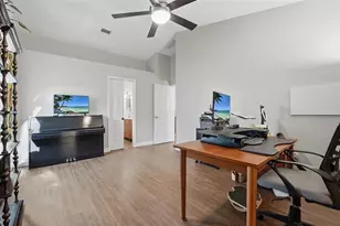 4668 Hamlets Grv Dr, Sarasota, FL 34235 - Photo 33