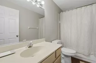 4668 Hamlets Grv Dr, Sarasota, FL 34235 - Photo 29