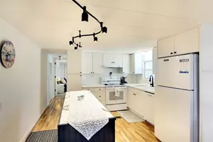 2058 Sun Home St, Sarasota, FL 34231 - Photo 9