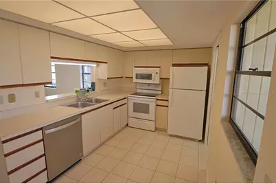 2515 Bayshore Gardens Parkway #9, Bradenton, FL 34207 - Photo 9