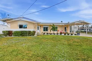 211 21st St NE, Bradenton, FL 34208 - Photo 3