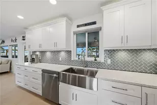 211 21st St NE, Bradenton, FL 34208 - Photo 15