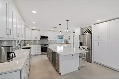 211 21st Street NE, Bradenton, FL 34208 - Photo 9