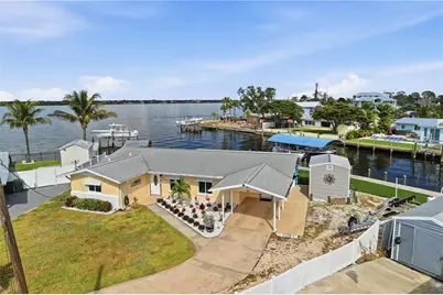 211 21st Street NE, Bradenton, FL 34208 - Photo 1