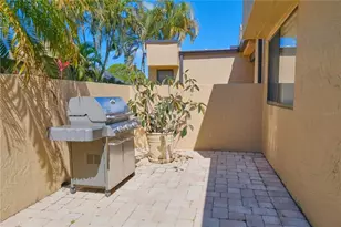 5257 Myrtle Way, Sarasota, FL 34235 - Photo 3