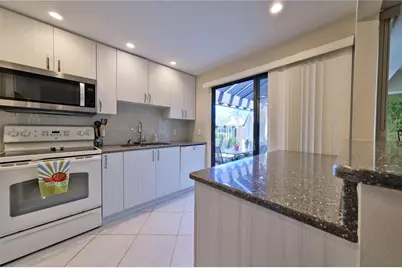 5257 Myrtle Way #29, Sarasota, FL 34235 - Photo 5