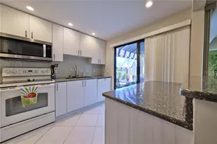 5257 Myrtle Way, Sarasota, FL 34235 - Photo 5