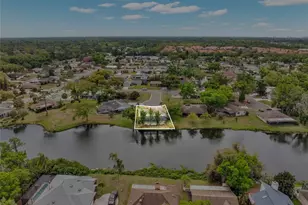 8345 Brandeis Ct, Sarasota, FL 34243 - Photo 3