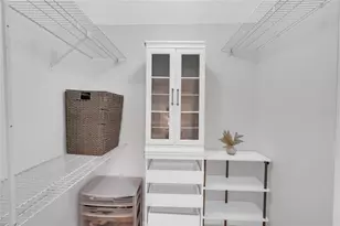 8345 Brandeis Ct, Sarasota, FL 34243 - Photo 11