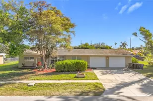 1521 Banyan Dr, Venice, FL 34293 - Photo 3