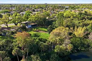 6519 Waterford Cir, Sarasota, FL 34238 - Photo 5