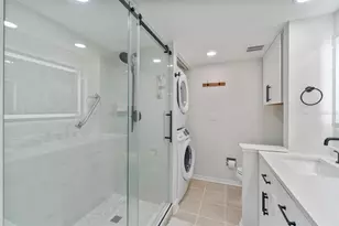 433 Cerromar Ln, Venice, FL 34293 - Photo 43