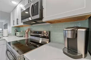 433 Cerromar Ln, Venice, FL 34293 - Photo 13