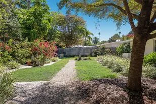 455 S Shore Dr, Sarasota, FL 34234 - Photo 35