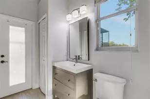 11011 Hyacinth Pl, Lakewood Ranch, FL 34202 - Photo 19