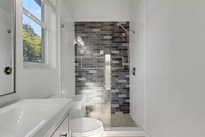 11011 Hyacinth Place, Lakewood Ranch, FL 34202 - Photo 17