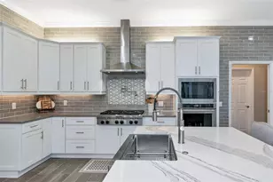 702 Woodview Way, Bradenton, FL 34212 - Photo 17