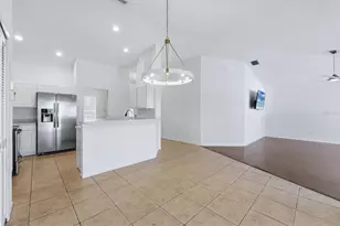 4921 Thames Ln, Sarasota, FL 34238 - Photo 11