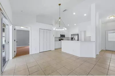 4921 Thames Lane, Sarasota, FL 34238 - Photo 9