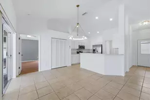 4921 Thames Ln, Sarasota, FL 34238 - Photo 9