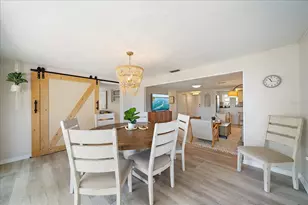 2650 Leafy Ln, Sarasota, FL 34239 - Photo 9