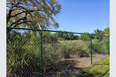 3218 Oakwood Boulevard S, Sarasota, FL 34237 - Photo 37