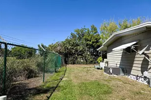 3218 Oakwood Blvd S, Sarasota, FL 34237 - Photo 35